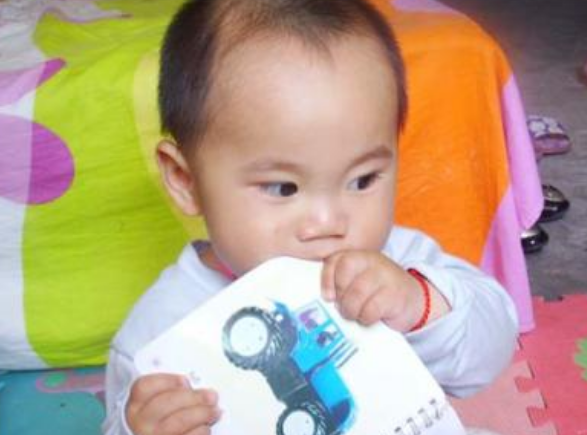 根據孩子興趣選書好嗎 父母怎么培養寶寶閱讀興趣 根據孩子興趣選書好嗎 父母怎么培養寶寶閱讀興趣