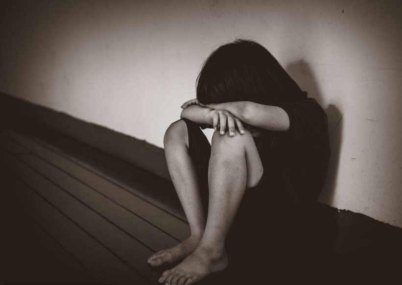 生完孩子后有產后抑郁怎么辦 媽媽是超人霍思燕產后抑郁解決方法