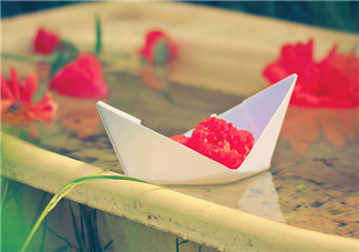 2018描寫淋雨的心情說說 下雨被淋濕一身的句子說說朋友圈