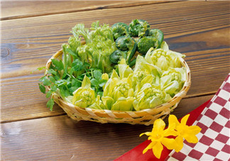 摘野菜住進ICU怎么回事 為什么吃野菜會中毒