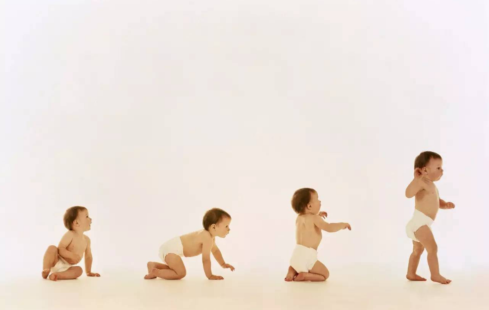 寶寶九個月可以扶著學走路嗎 如何鼓勵寶寶走路