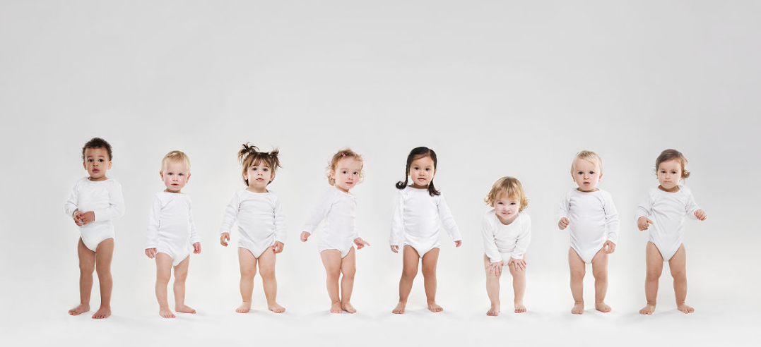 寶寶九個月可以扶著學走路嗎 如何鼓勵寶寶走路