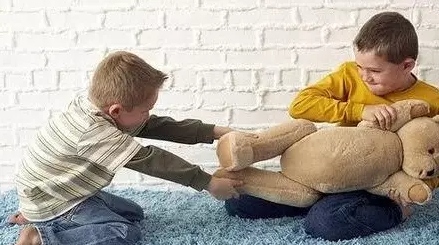 5歲小孩喜歡搶東西怎么辦 5歲上幼兒園了自我意識太強怎么辦