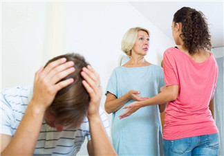 為什么父母想要與結(jié)婚子女一起居住 丈夫該如何處理婆媳關(guān)系