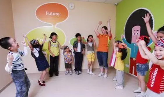 小孩學(xué)英語動畫片和兒歌哪個好 英文動畫片和兒歌更有效