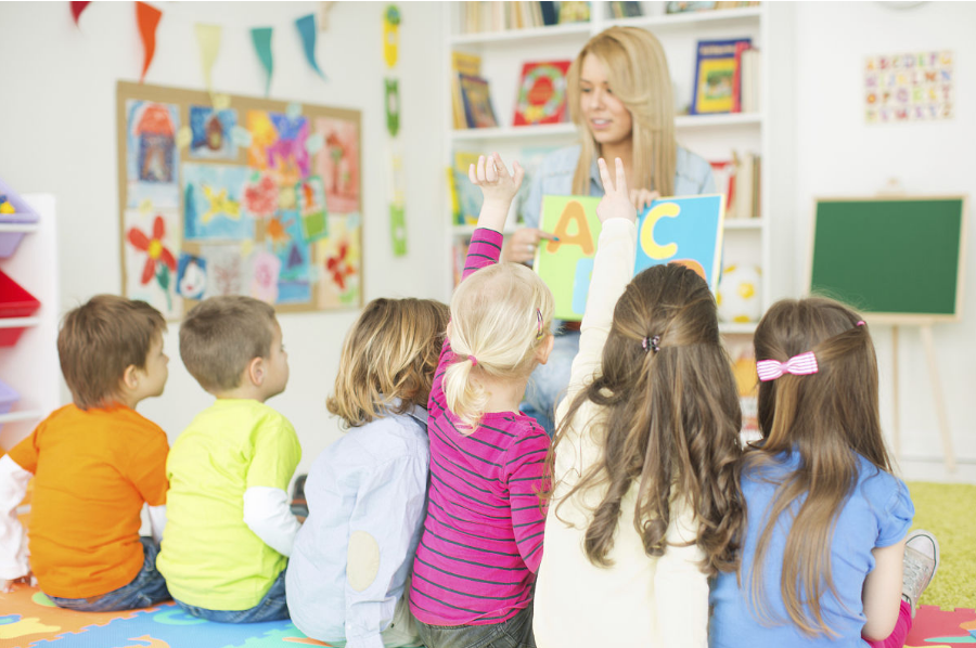 曬孩子去幼兒園照片心情說說 分享孩子上學(xué)照片的配字句子朋友圈2018