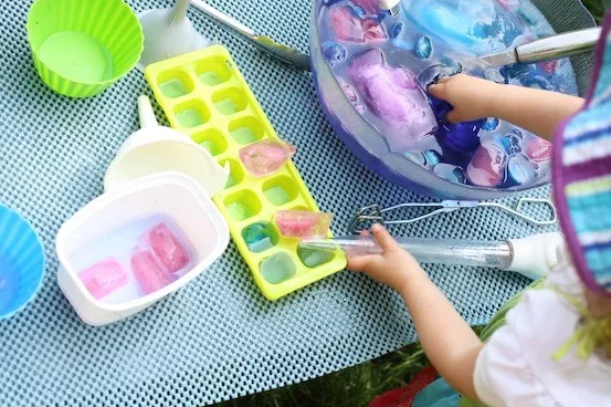 在家可以帶孩子玩什么關于水的游戲 和孩子怎么玩水比較好2018