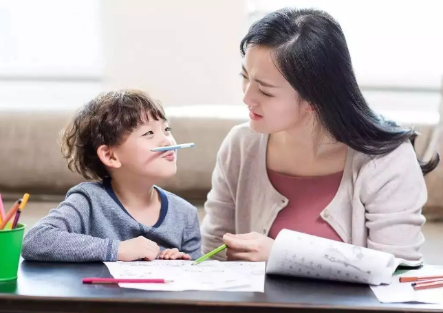 如何改掉孩子磨蹭性格 孩子寫作業磨蹭小妙招