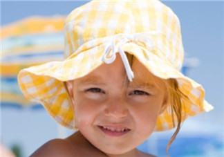 夏季嬰兒怎樣防曬 寶寶可以使用防曬霜嗎