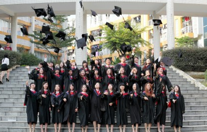 朋友圈發畢業照配文字感慨 發畢業照的心情說說感想