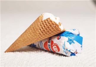 吃到冰淇淋后表達(dá)心情好的句子 夏季吃冰淇淋心情好的說(shuō)說(shuō)朋友圈2018