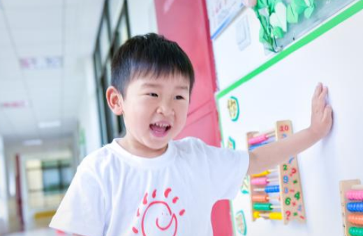 幼兒園小孩喜歡亂跑怎么辦 孩子在教室里亂跑怎么教育