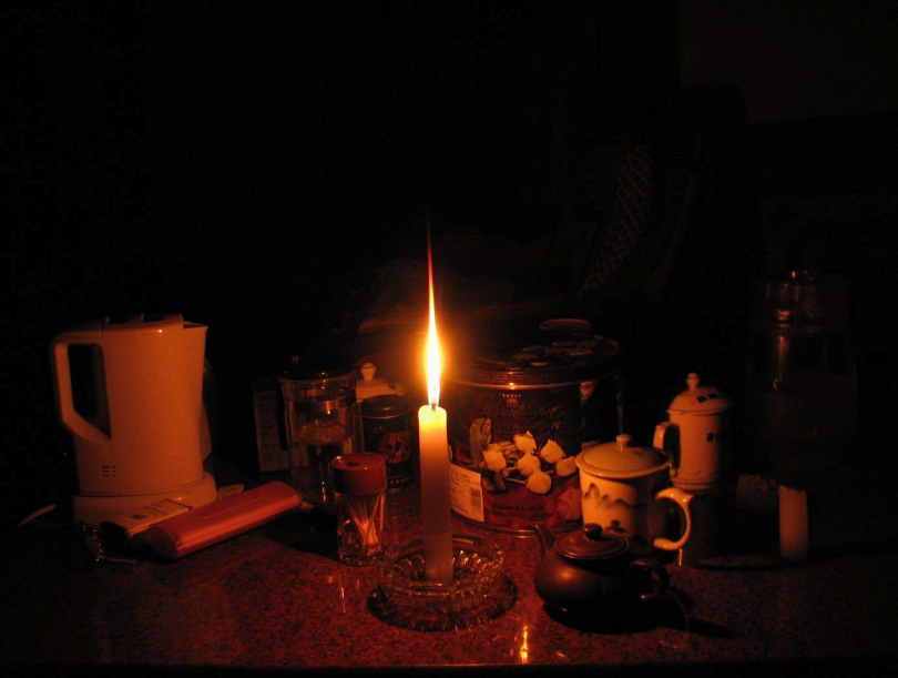 2018夏天大半夜停電的心情說說 關于夏天大半夜停電的幽默說說