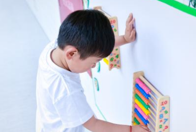 小孩自控力差怎么辦 小孩性格自負逞強學什么興趣班