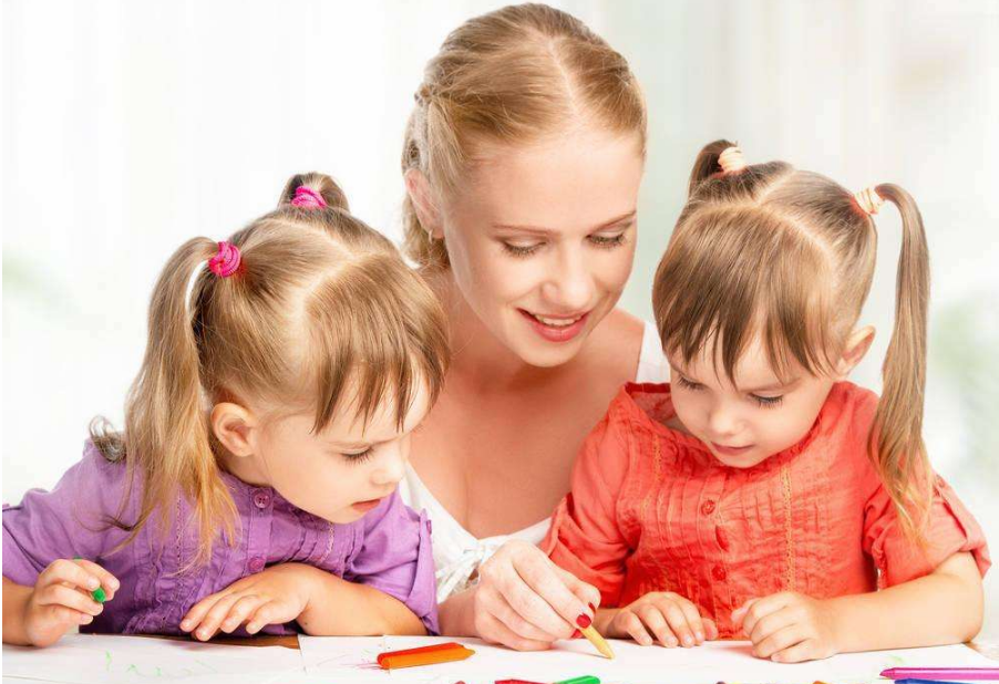 家有雙胞胎該怎么帶 家長如何教育好雙胞胎