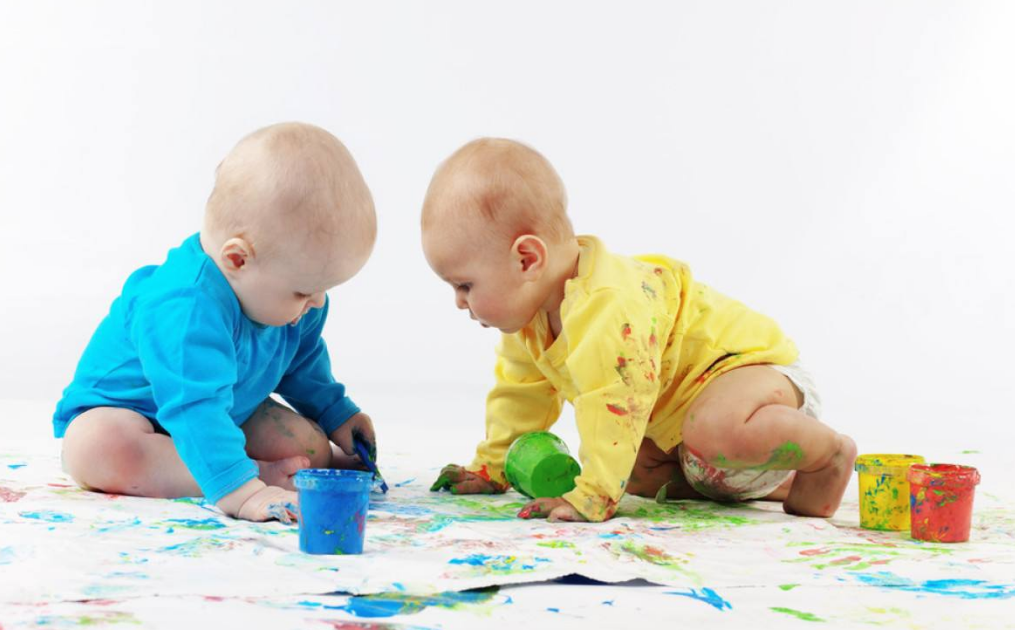 怎樣照顧雙胞胎寶寶會輕松點 照顧雙胞胎如何安排分工