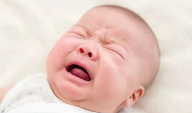 三歲小孩上床后還是興奮怎么辦 小孩每天10點(diǎn)以后才睡怎么教育