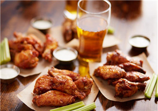 深夜吃燒烤的心情說說 大晚上吃燒烤的經典句子短語