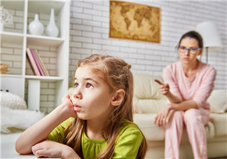 沒人看孩子的心酸說說心情 媽媽帶孩子不容易感慨句子 沒人看孩子的心酸說說心情 媽媽帶孩子不容易感慨句子