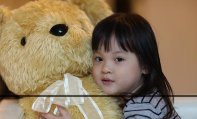 小孩性格孤獨內向吃什么好 孩子有孤獨癥傾向什么食物