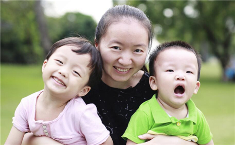 沒人帶孩子無奈的心情說說 沒人幫忙帶孩子的心酸感慨 沒人帶孩子無奈的心情說說 沒人幫忙帶孩子的心酸感慨