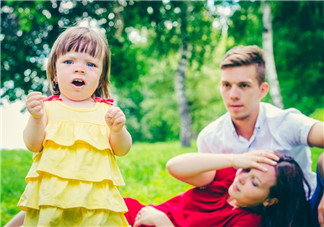 大人去上班寶寶就會哭鬧怎么辦 出門儀式和回家后的小驚喜