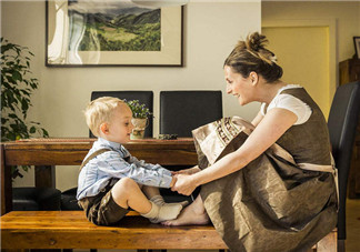 周末帶孩子不出門的心情說說 帶孩子窩在家里也有好心情的說說朋友圈 周末帶孩子不出門的心情說說 帶孩子窩在家里也有好心情的說說朋友圈