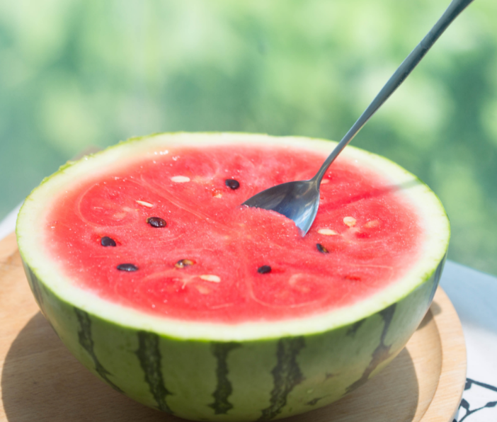 西瓜吃多了會(huì)發(fā)胖嗎 夏天西瓜怎樣吃不會(huì)發(fā)胖呢 西瓜吃多了會(huì)發(fā)胖嗎 夏天西瓜怎樣吃不會(huì)發(fā)胖呢