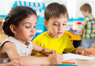 大寶不接受二寶怎么辦 接納大寶在行為上的一些變化