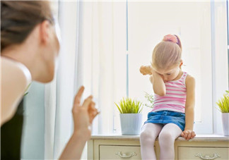 孩子膽小不自信怎么辦 父母的愛才是孩子自信的源泉 孩子膽小不自信怎么辦 父母的愛才是孩子自信的源泉