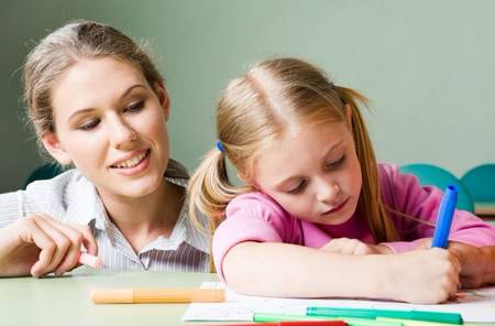 孩子膽小不自信怎么辦 父母的愛才是孩子自信的源泉 孩子膽小不自信怎么辦 父母的愛才是孩子自信的源泉