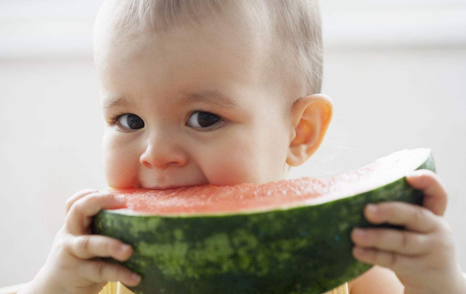 寶寶是吃貨的說說搞笑句子 孩子只長了吃心的心情說說朋友圈精選