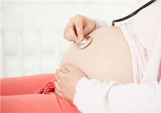 懷孕后期肚子硬是怎么回事 懷孕晚期要多注意胎動