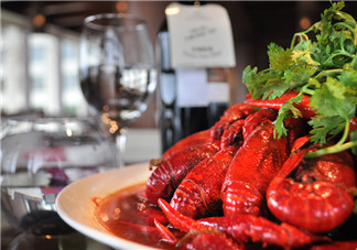 吃了小龍蝦為什么會拉肚子 啤酒烤串小龍蝦引起腹瀉