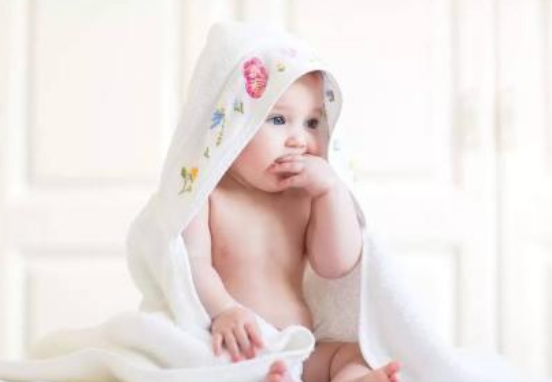 夏天寶寶嘔吐怎么辦 夏天寶寶經常嘔吐什么原因 夏天寶寶嘔吐怎么辦 夏天寶寶經常嘔吐什么原因