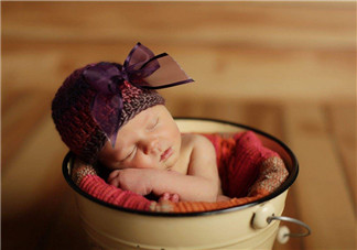 夏天帶孩子出門如何選擇防蚊產(chǎn)品 先抹防曬還是先噴防蚊液