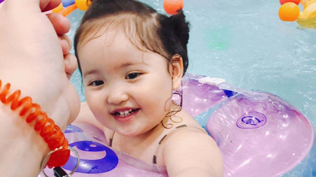 夏天帶孩子出門如何選擇防蚊產(chǎn)品 先抹防曬還是先噴防蚊液