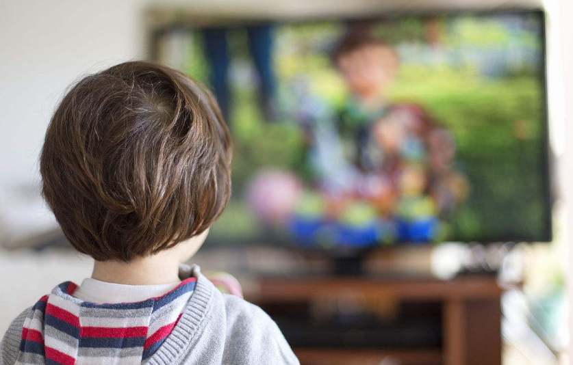 怎么帶孩子看電視比較好 孩子看電視應(yīng)該怎么帶2018