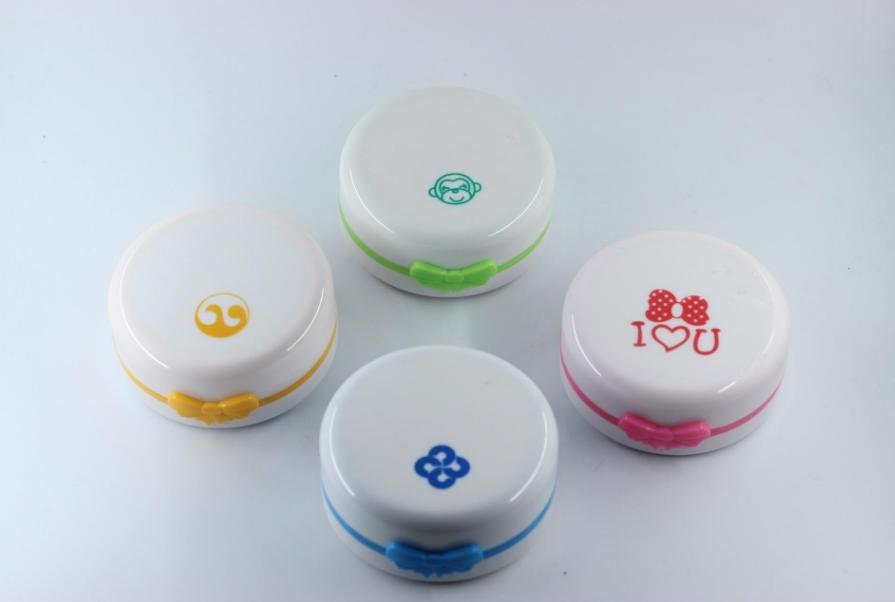 隱形眼鏡儲存盒如何清洗 怎么戴隱形眼鏡才衛生