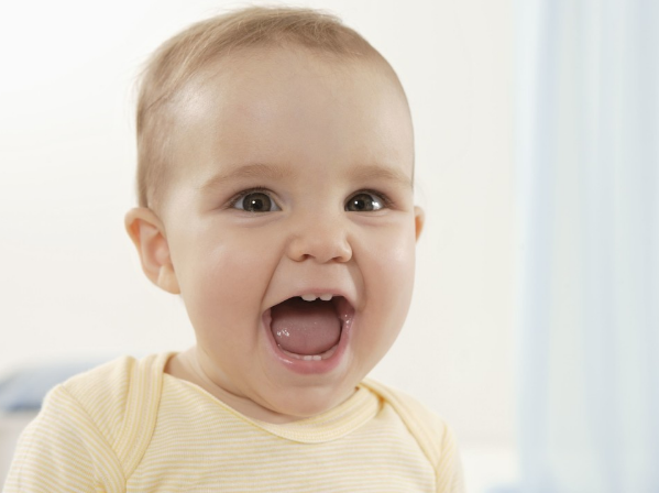 孩子剃光頭真的能更涼快嗎 光頭更容易曬傷寶寶頭部 孩子剃光頭真的能更涼快嗎 光頭更容易曬傷寶寶頭部