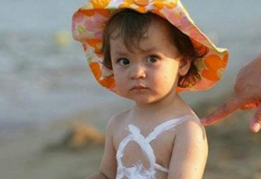 夏天給正確使用涼席空調(diào)方法 夏天寶寶長痱子能吹空調(diào)嗎