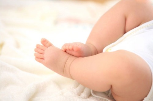 寶寶夏天長痱子用什么好 巧用爽身粉注意選擇不含滑石粉