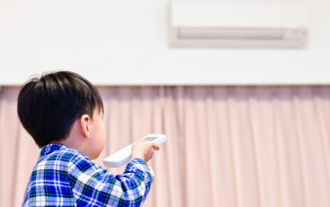 寶寶吹空調最佳溫度為26℃-27℃ 溫度設定在于控制好室內外溫差 寶寶吹空調最佳溫度為26℃-27℃ 溫度設定在于控制好室內外溫差