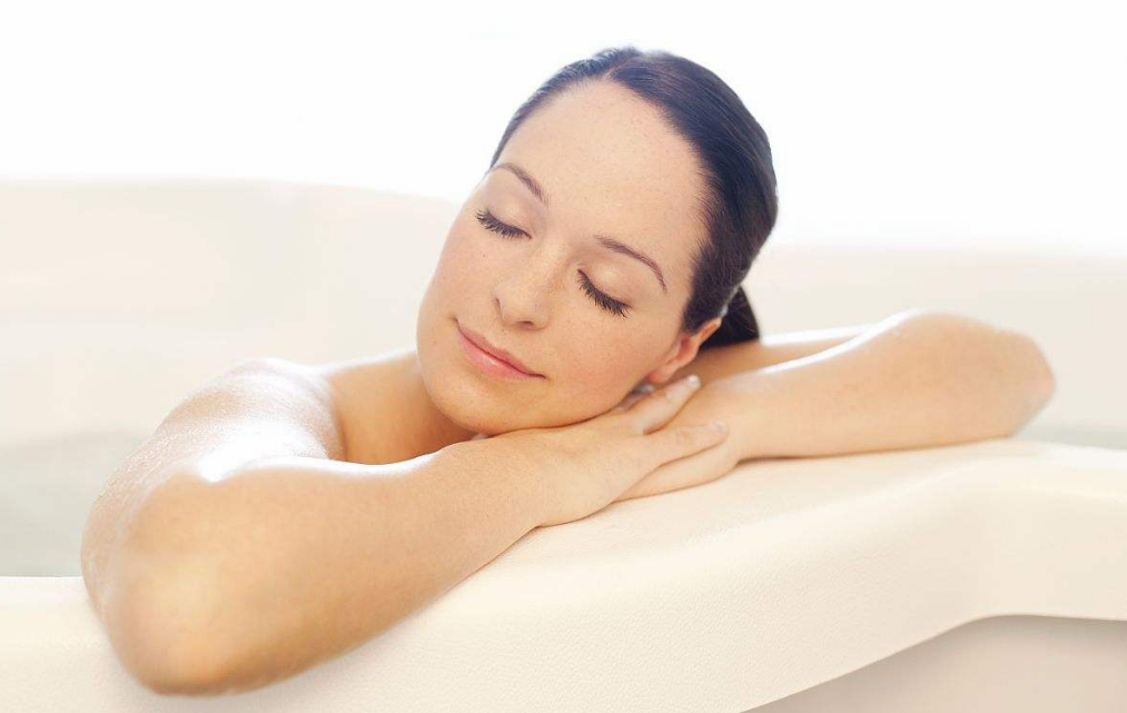 水中分娩最好的姿勢是什么 應該什么時候進入分娩