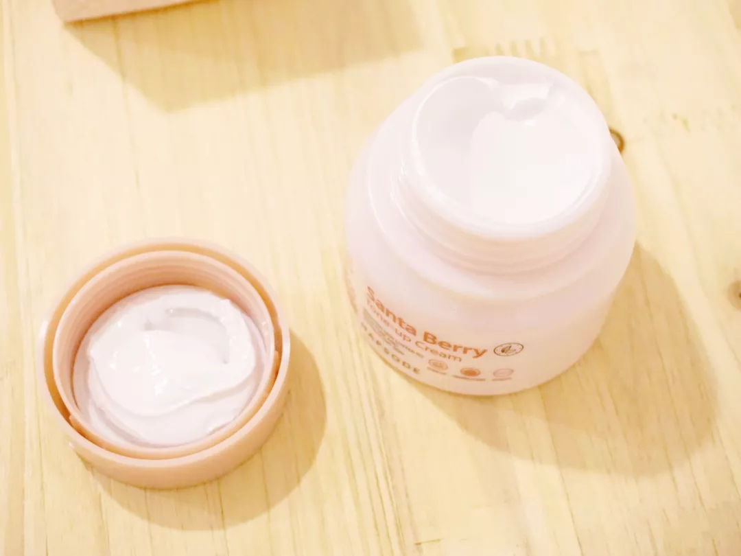 圣誕莓煥亮素顏霜怎么樣 圣誕莓煥亮素顏霜試用測評2018