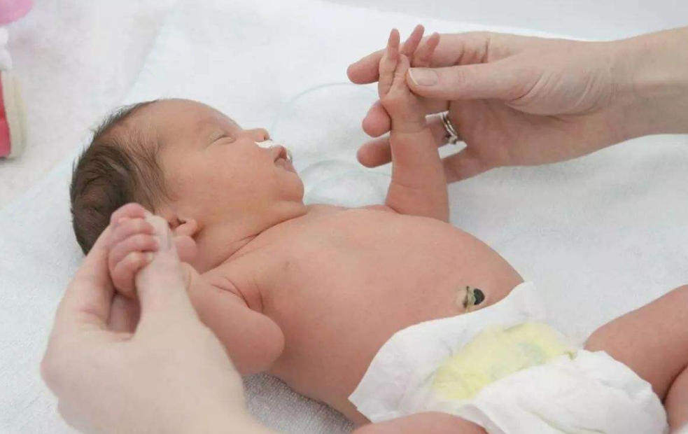 為什么寶寶出生不久感染腸病毒 如何預防新生兒腸病毒