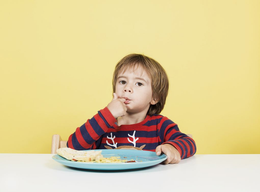 曬寶寶吃手照搞笑心情說說 寶寶吃手照片的搞笑句子朋友圈 曬寶寶吃手照搞笑心情說說 寶寶吃手照片的搞笑句子朋友圈