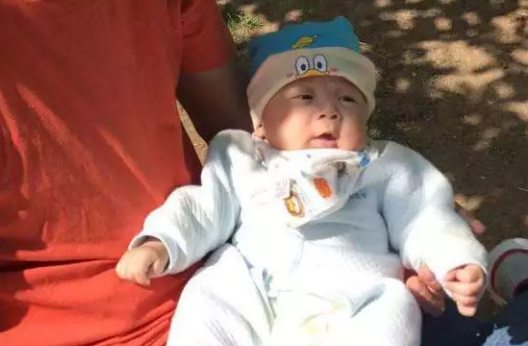 夏天寶寶過度曬太陽有什么傷害 夏天新生兒寶寶怎么曬最正確