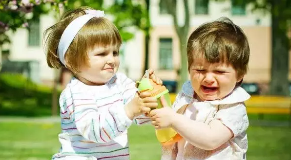 家里老大和老二打架怎么辦 怎么處理大寶和二寶的打架行為2018