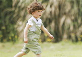 2-4歲的小孩怎么帶好 家長(zhǎng)忽略了孩子的游戲心理